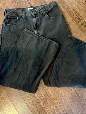 Levi's High-Rise Black Straight-Leg Jeans